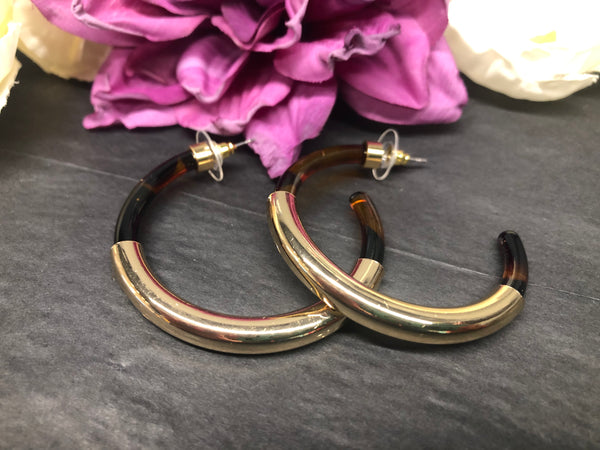 HOOP 2 INCH WIDE TORTOISE EARRING