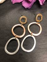 HAMMERED 3 RING EARRING